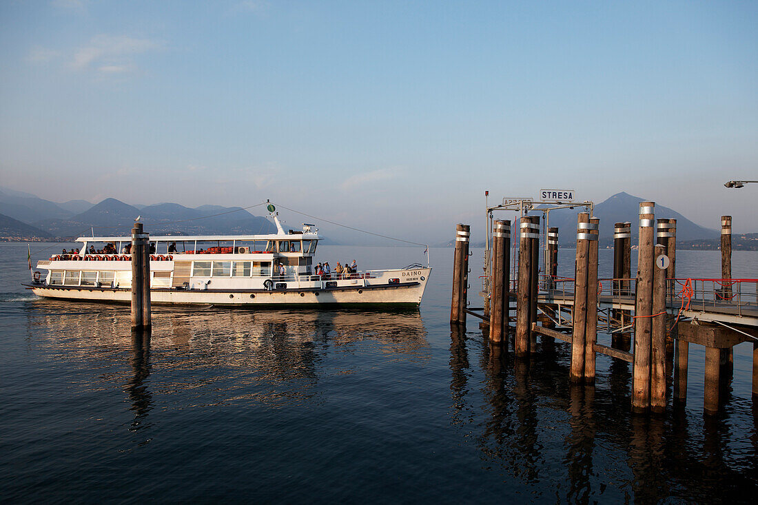 Ausflugsboot, Stresa, Lago Maggiore, Piemont, Italien