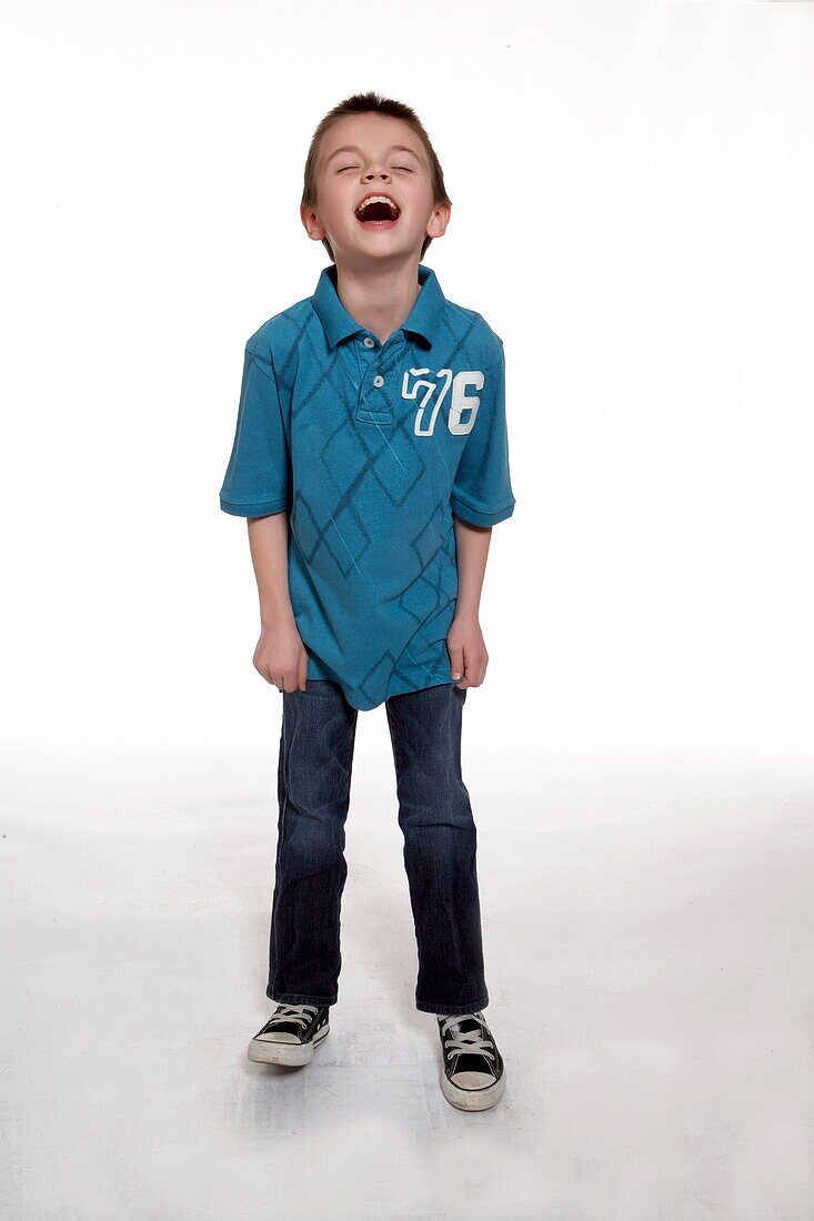 Boy, Caucasian, Child, Childhood, Crying, Emotions, Full body, Kid, Looking up, Model, Sad, Studio, Upset, White, White background, Young, Youth, X1I-1097807, agefotostock