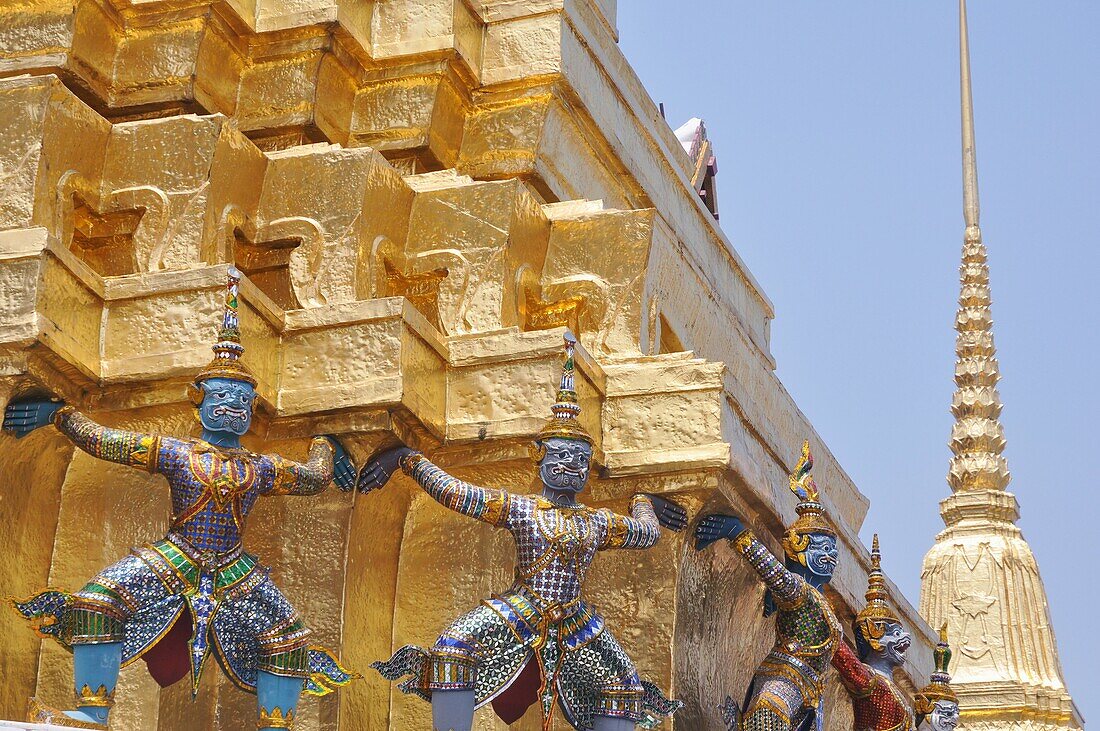 Bangkok (Thailand): Garuda’s statues at the Wat Phra Kaew