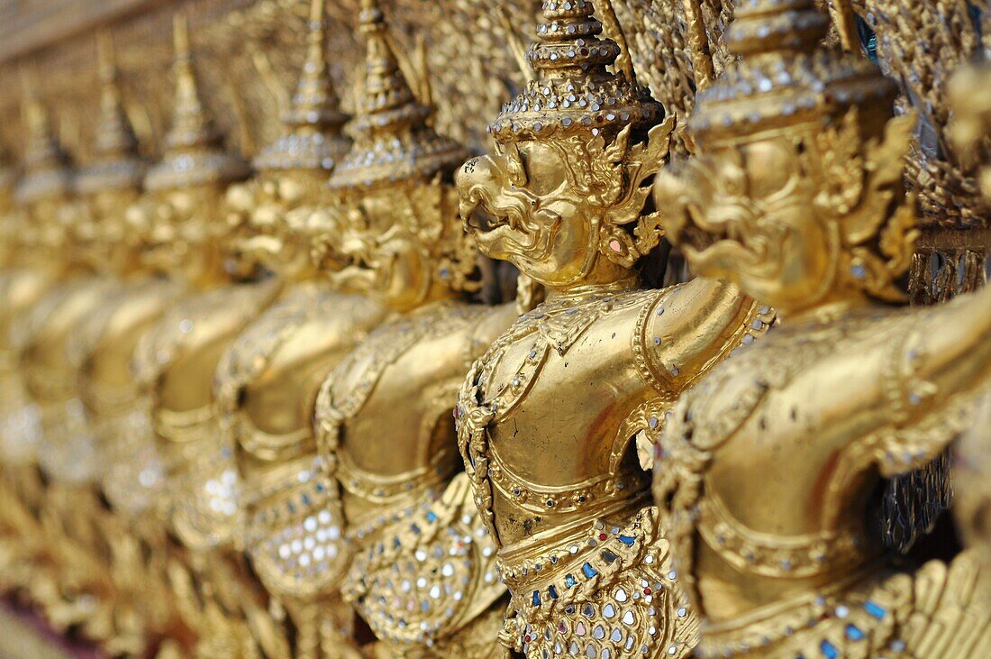 Bangkok (Thailand): Garuda statues at the Wat Phra Kaew