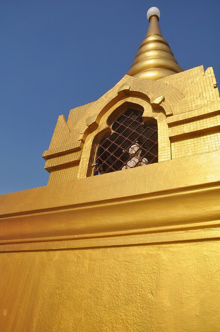 Bangkok (Thailand): Buddhist shrine on the top of the Golden Mount