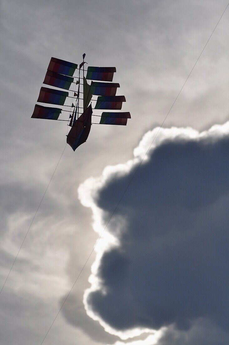 Kuta Beach (Bali, Indonesia): a kite in the sky