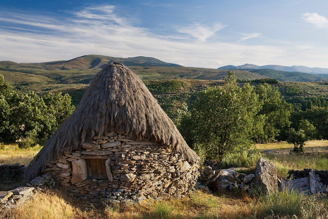 Tradicional cabin in Navalosa, Sierra De Gredos Ávila Castilla y León Spain