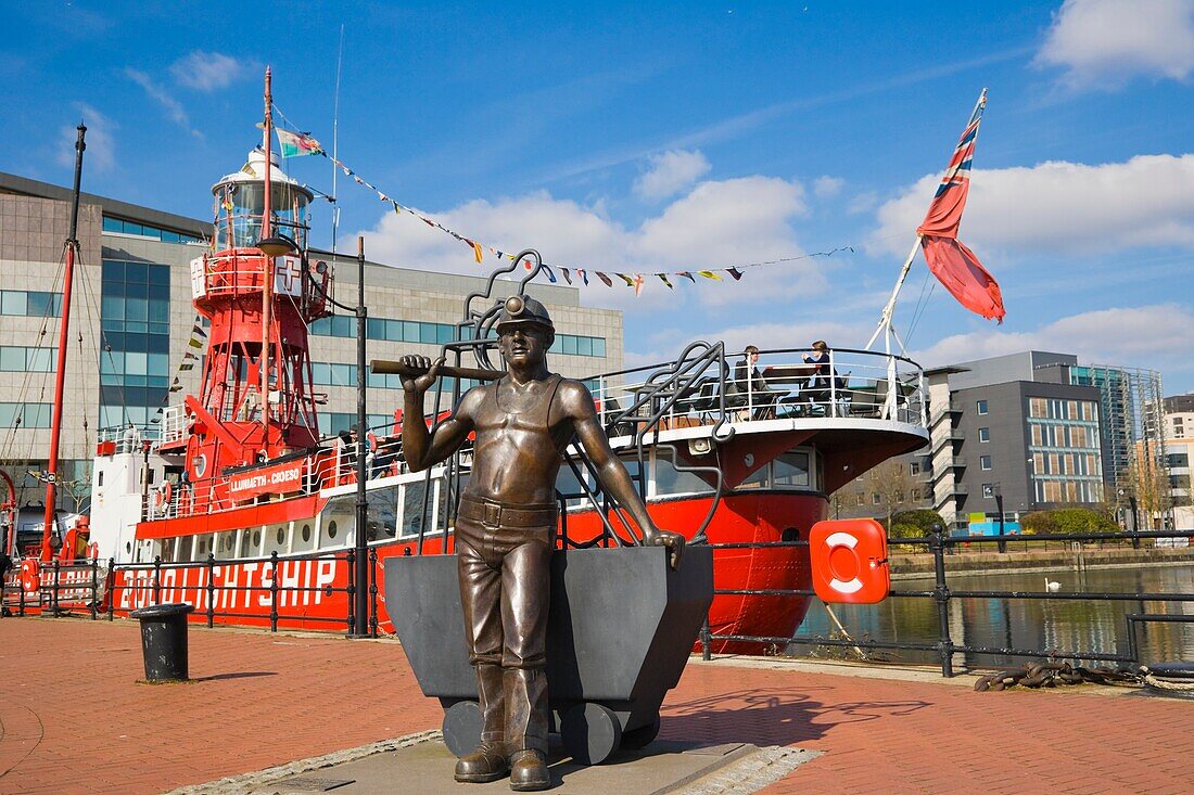 Goleulong 200 The Lightship.Floating Christian Centre, From Pit to Port. Bronze statue by John Clinch. Jon Buck. Roath Basin. Cardiff Bay. Cardiff. South Glamorgan. Wales. UK.