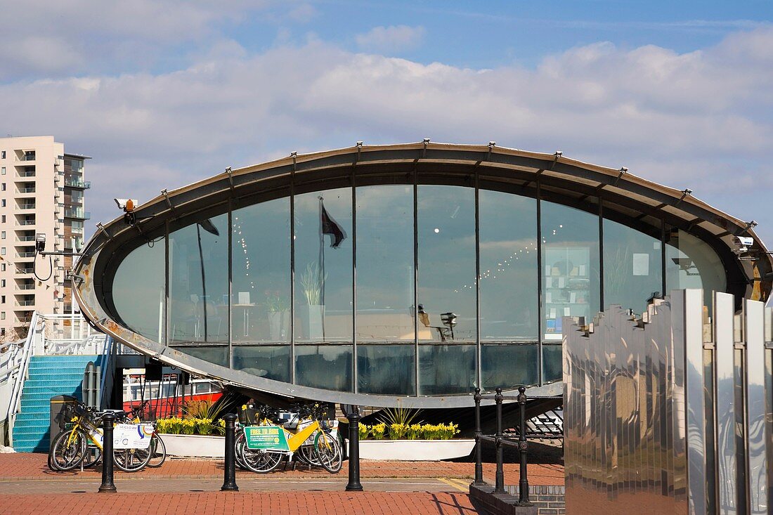 Cardiff Bay Visitor Centre. The Tube. Palisade stainless steel work. By Denys Short. Cardiff. Caerdydd. South Glamorgan. Wales. UK.