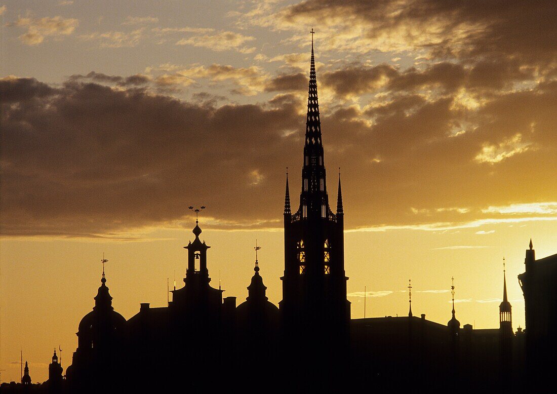 Sweden, Stockholm, Gamla Stan Old town, Riddarholmen church at sunset