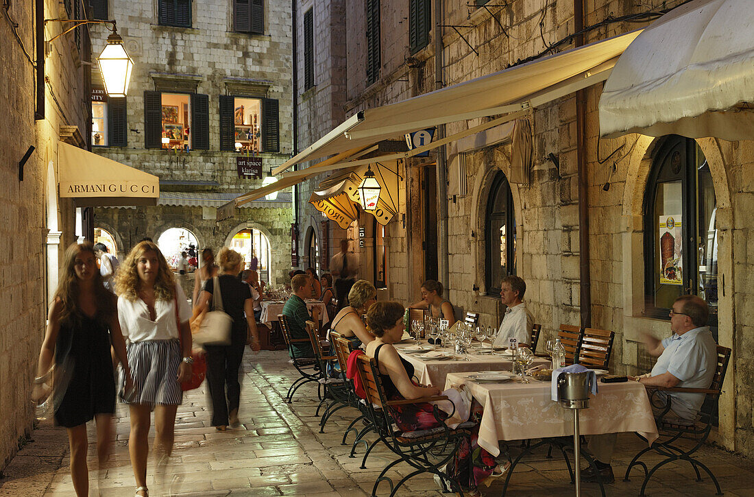 Guests in restaurant Proto in old town in the evening, Dubrovnik, Dubrovnik-Neretva county, Dolmatia, Croatia