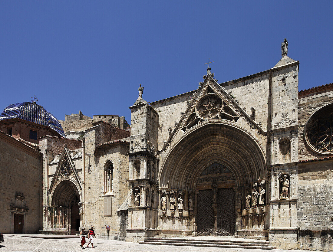 Eingang der Kirche Santa Maria la Mayor, Morella, Castellon, Costa del Azahar, Provinz Castello, Spanien