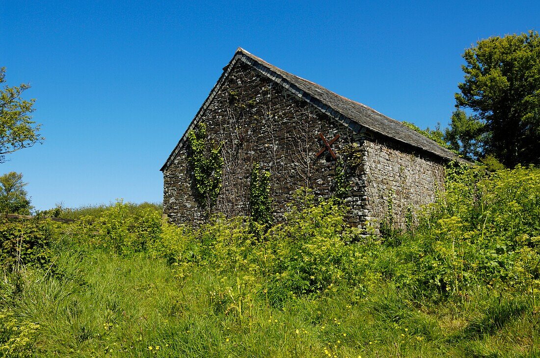 An old stone built barn at East Titchberry farm on the Hartland Peninsular, Devon, Enlgland, United Hingdom