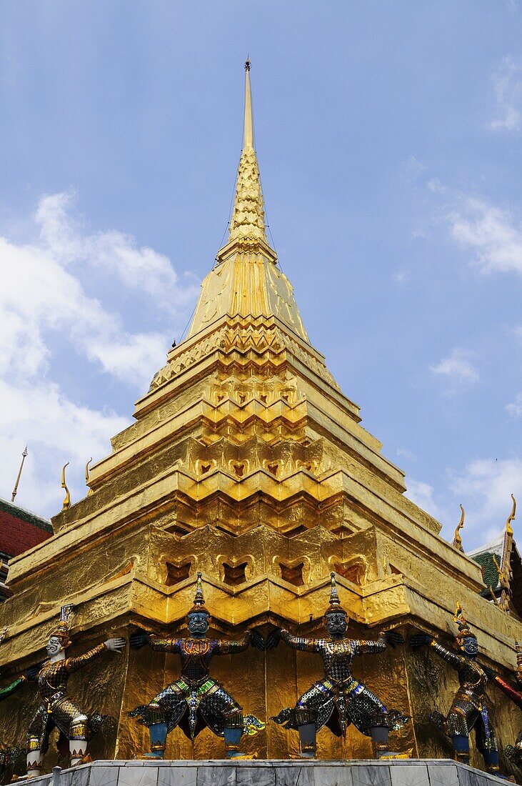 The Golden Chedi at Wat Phra Kaew, Garnd Palace, Bangkok, Thailand, Southeast Asia