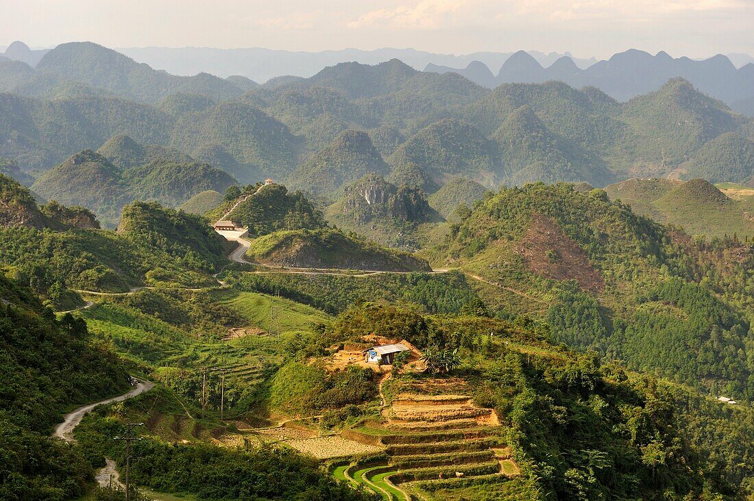 Blick vom Quan Ba Pass auf der Straße nach Yen Minh, Provinz Ha Giang, Nordvietnam, Südostasien