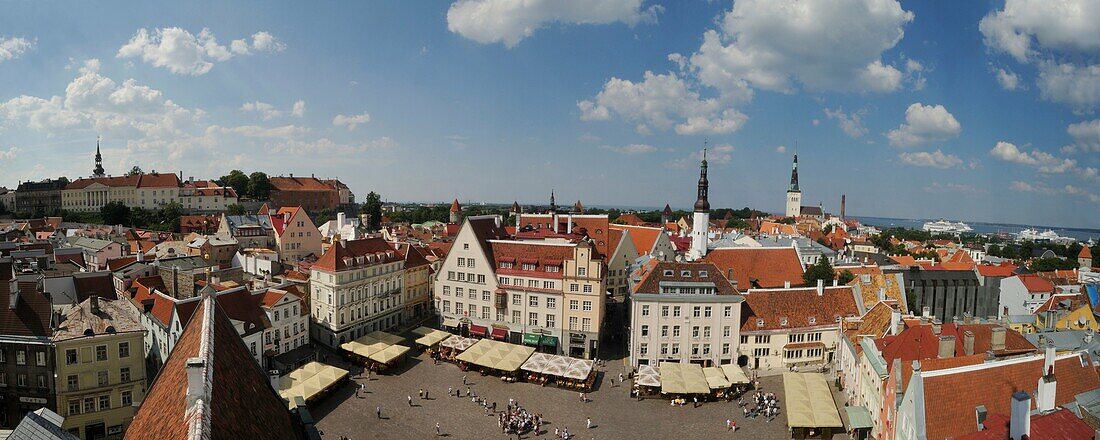 Rathausplatz vom Glockenturm aus gesehen, Tallinn, estland, nordeuropa