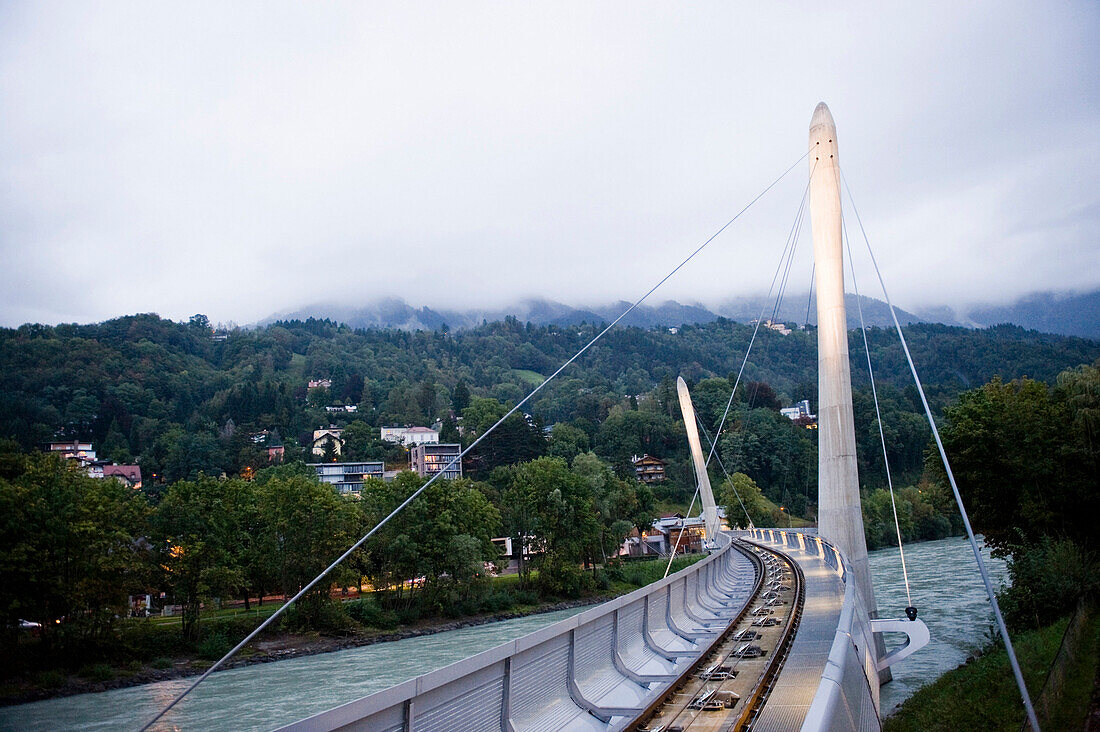 Die Brücke der Hungerburgbahn, Innsbruck, Tirol, Österreich