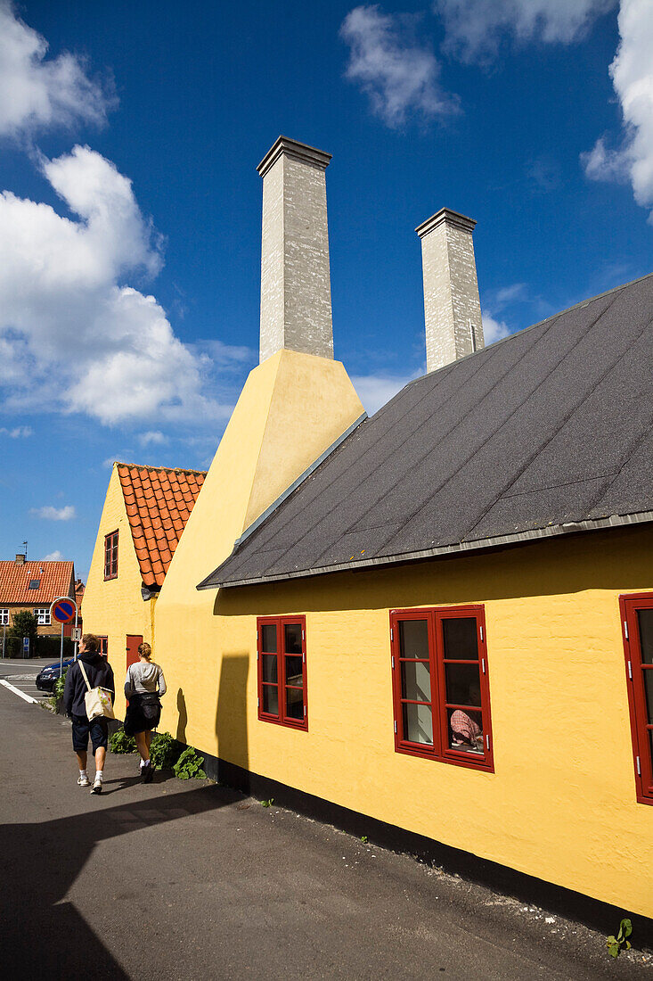 Gebäude der Heringsräucherei in Gudhjem, Bornholm, Dänemark, Europa