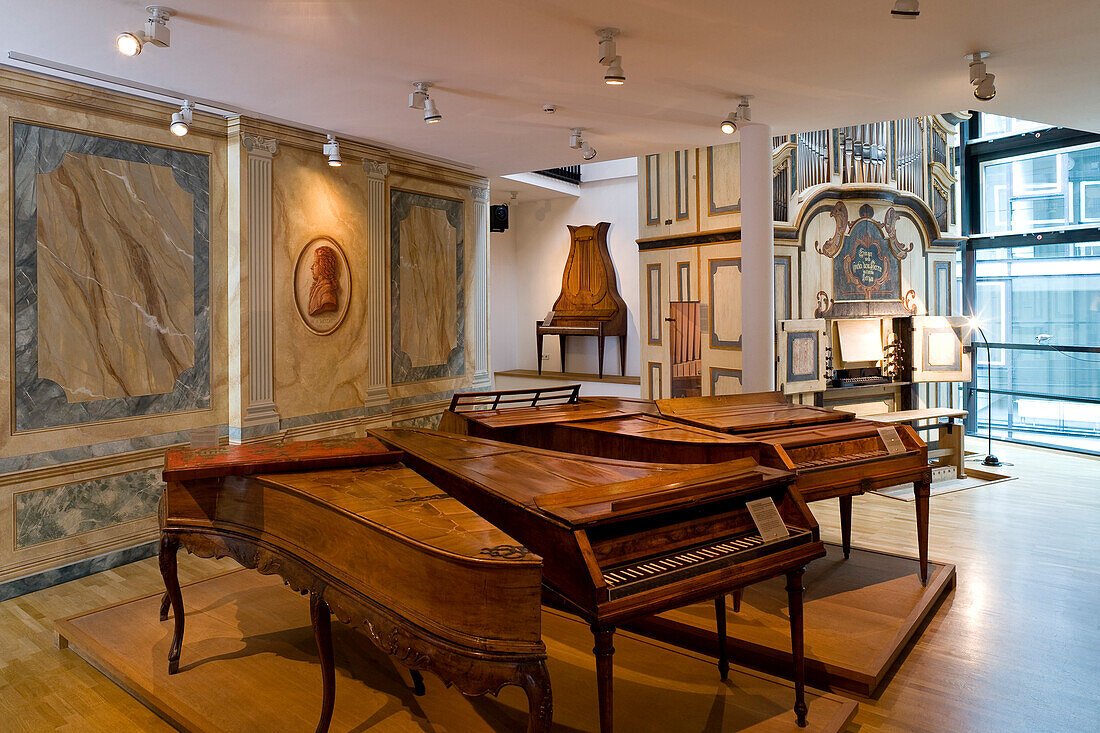 Musikinstrumenten Ausstellung im Händel-Haus, Halle an der Saale, Sachsen-Anhalt, Deutschland, Europa