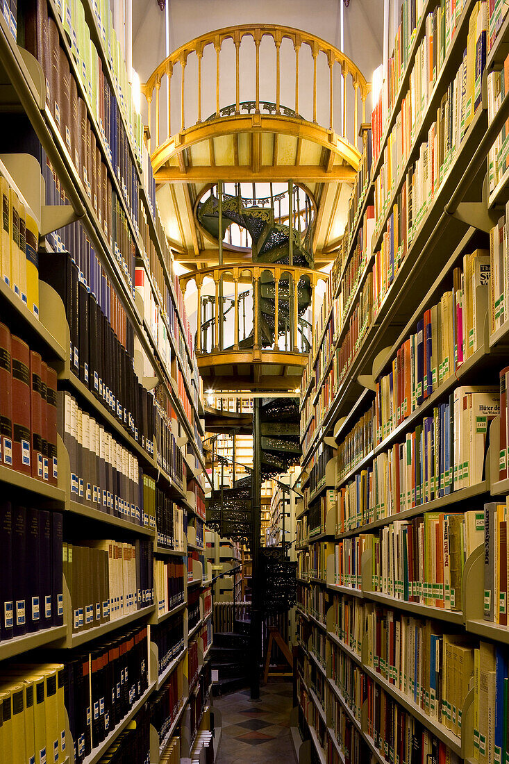 Innenansicht der Bibliothek im Benediktinerkloster Maria Laach, Eifel, Rheinland-Pfalz, Deutschland, Europa