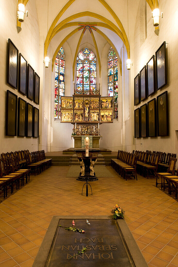 Grab von Johann Sebastian Bach in der Thomaskirche, Leipzig, Sachsen, Deutschland, Europa