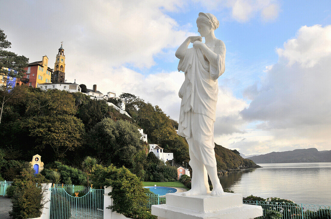 Statue, Bay of Tremadog, Portmeirion, Gwynedd, Wales, United Kingdom