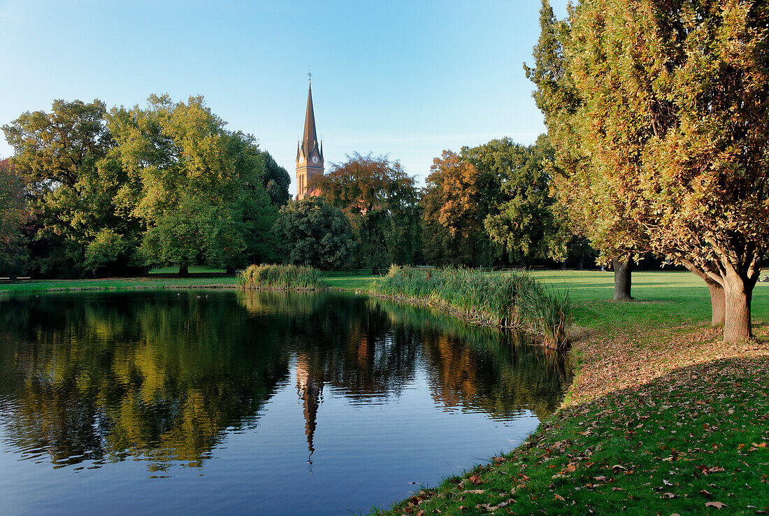 Johannapark, Lutherkirche, Leipzig, Sachsen, Deutschland