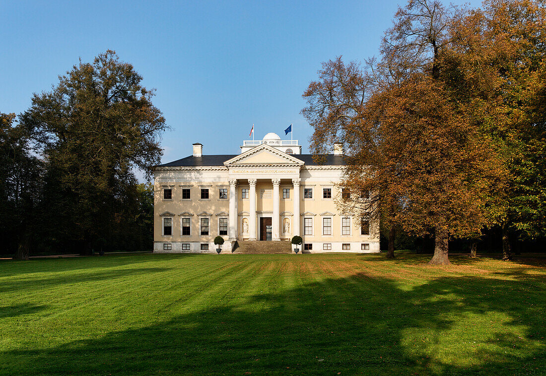 Woerlitz Castle, architect Friedrich Wilhelm von Erdmannsdorff, Woerlitz, Dessau, Saxony-Anhalt, Germany