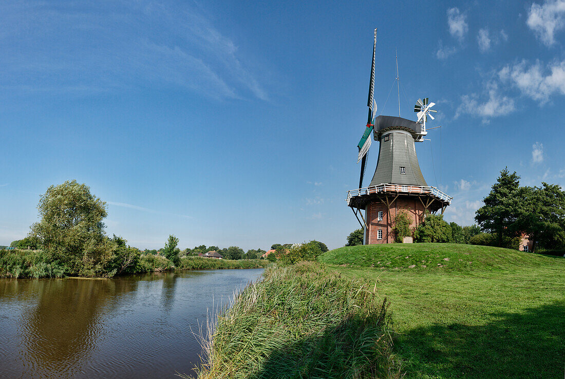 Windmühle in Greetsiel, Ostfriesland, Niedersachsen, Deutschland