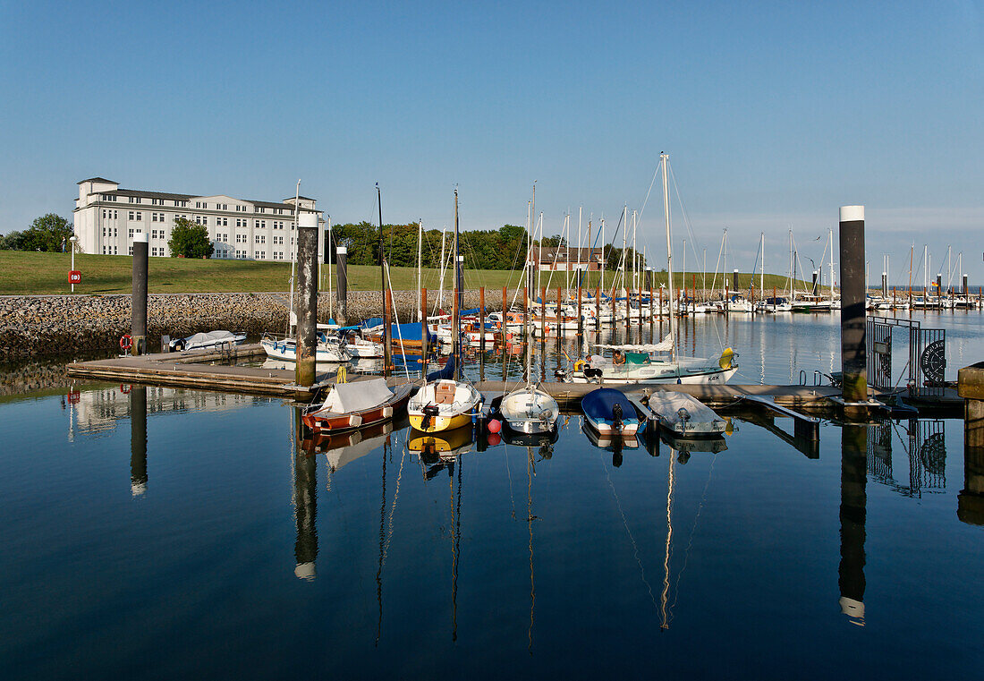 Yachthafen an der Nassau Brücke, Wilhelmshaven, Ostfriesland, Niedersachsen, Deutschland