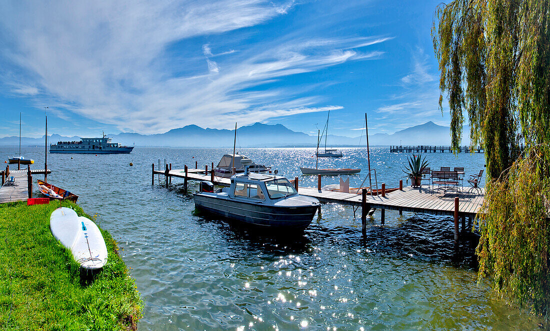 Jetty with suite, Fraueninsel, Chiemsee, Chiemgau, Upper Bavaria, Bavaria, Germany