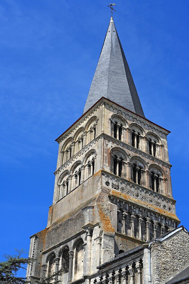 Church Sainte-Croix-Notre-Dame, UNESCO World Heritage Site, Charite-sur-Loire, Burgundy, France
