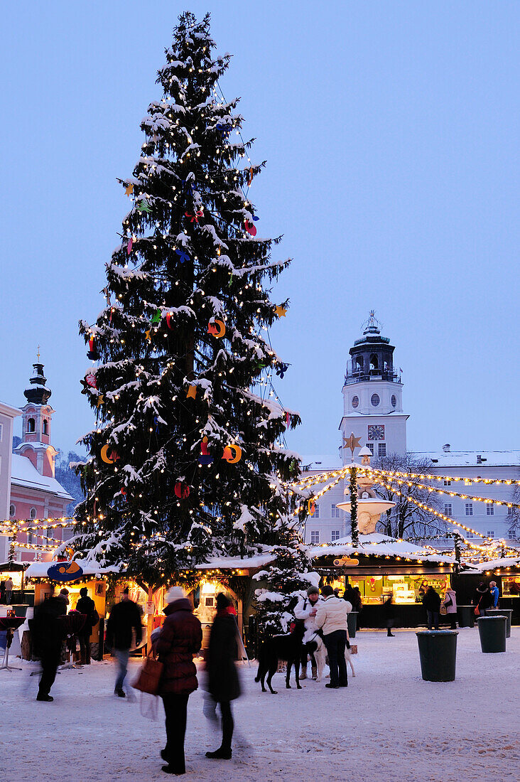 Christmas market at night, Christmas market Salzburg, UNESCO World Heritage Site Salzburg, Salzburg, Austria, Europe