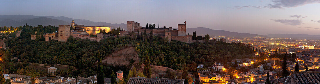 Panorama des Schlosses Alhambra, Blick von der Albaicin, Granada, Spanien