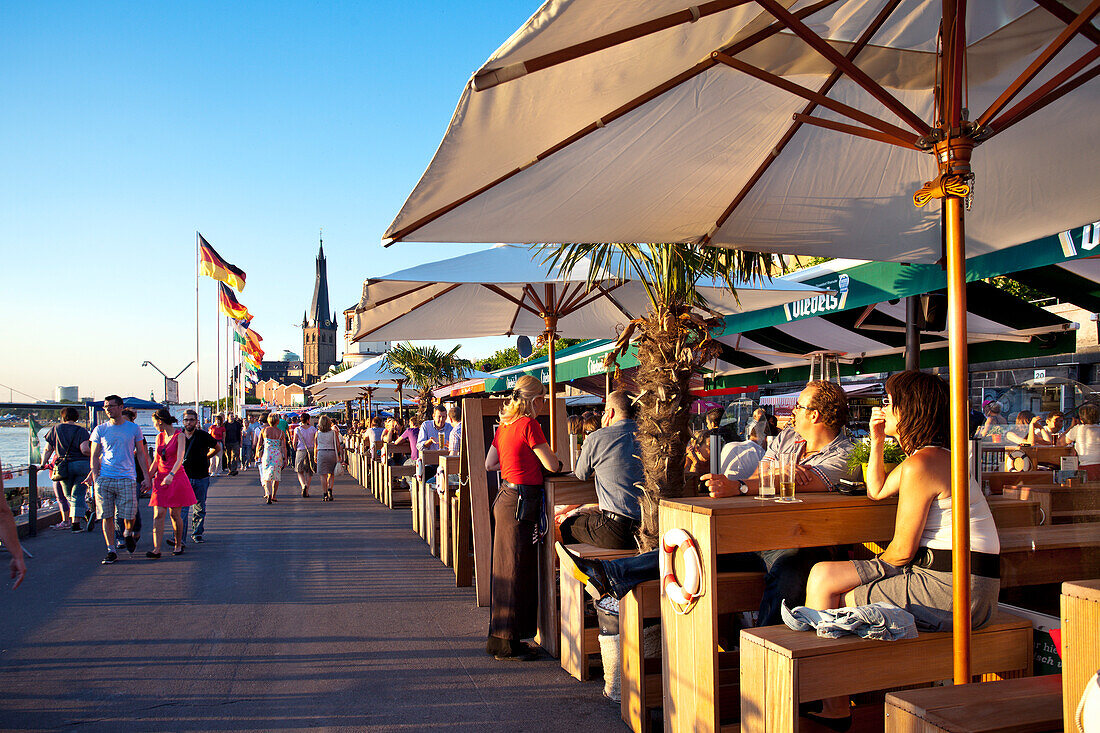 People at restaurants at Rhine promenade, Düsseldorf, Duesseldorf, North Rhine-Westphalia, Germany, Europe