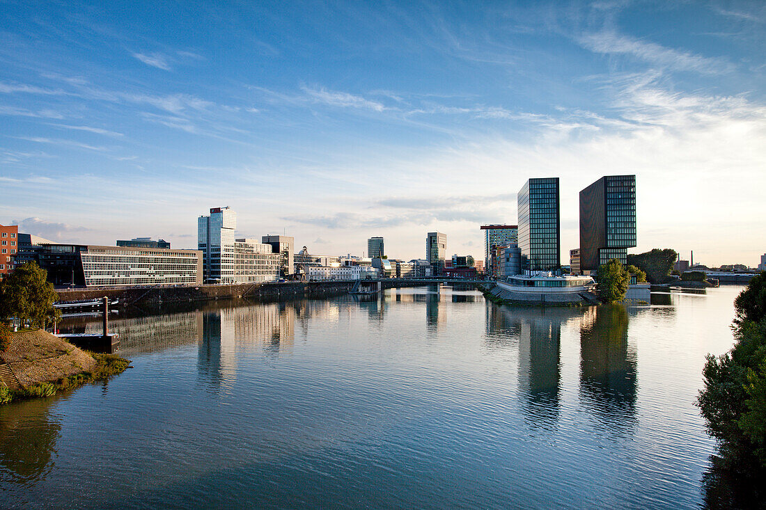 Buildings at Media Harbour, Düsseldorf, Duesseldorf, North Rhine-Westphalia, Germany, Europe