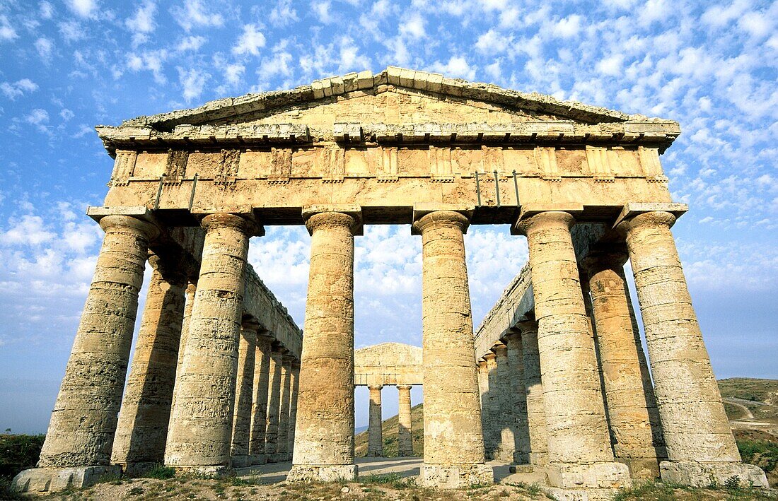 Segesta, Sicily, Italy The Doric Greek Temple at Segesta founded by Aeneas Elymian Dates from 426 BC