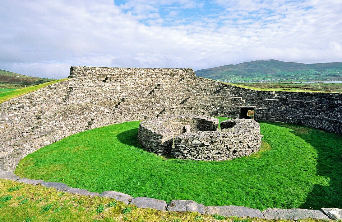 Cahergall prehistoric Celtic circular dry stone wall fort near Cahirciveen, Iveragh peninsula, County Kerry, Ireland