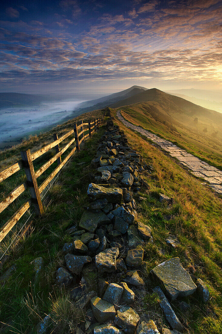 Losehill Pike in Edale Valley at dawn, Peak District National Park, Derbyshire, UK - England