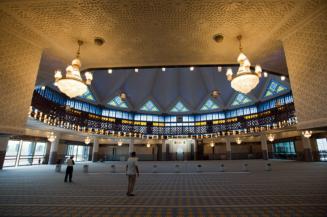 Grosse Halle in der Nationalen Moschee, Kuala Lumpur, Malaysia, Asien