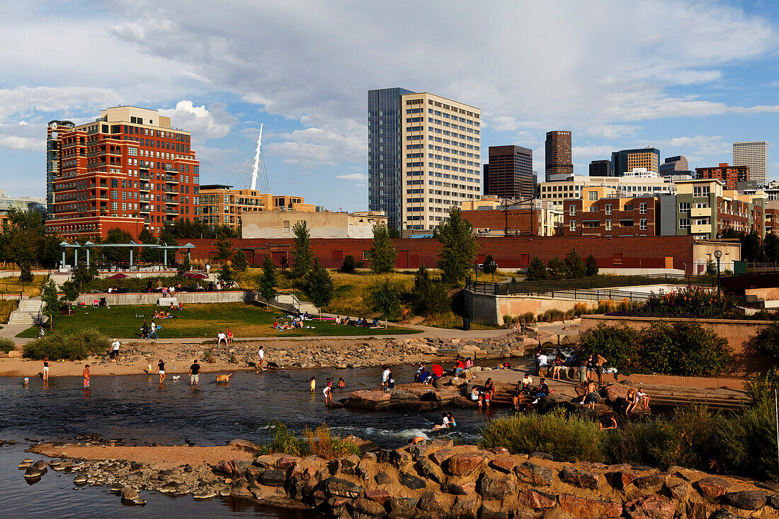 Stadtansicht mit dem Platte River, Denver, Colorado, USA, Nordamerika, Amerika