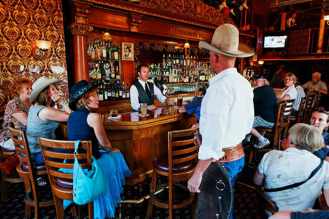 Montagsshießen im The Diamond Belle Saloon, Durango, La Plata County, Colorado, USA, Nordamerika, Amerika