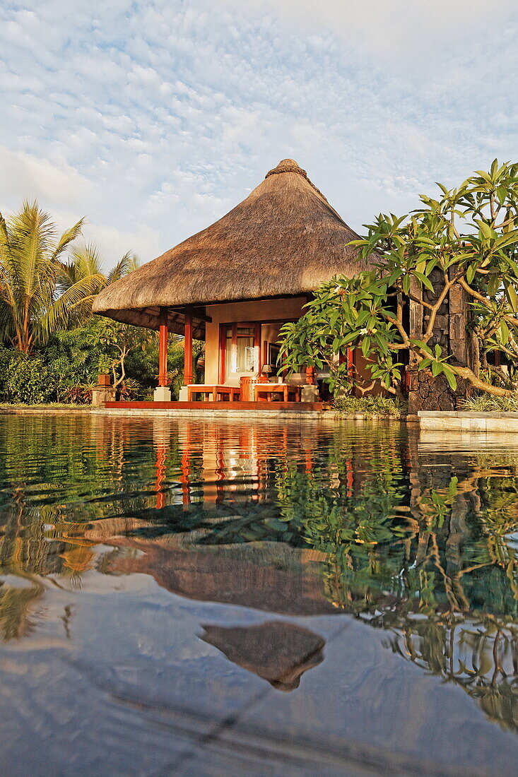 Blick auf die idyllische Präsidentensuite des Shanti Maurice Resort, Souillac, Mauritius, Afrika