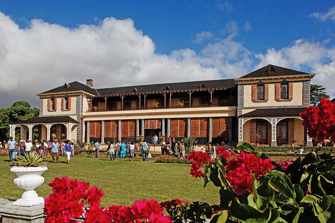 Open house, people on the lawn in front of the presidential palace, Mauritius, Africa