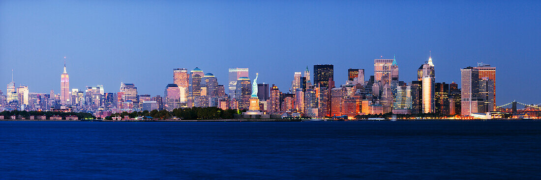 Lower Manhattan Skyline at Dusk, Manhattan, New York, USA