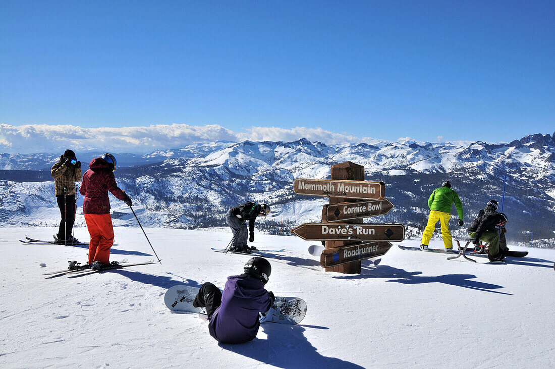 People on the slopes at Mammoth Mountain ski area, California, USA, America