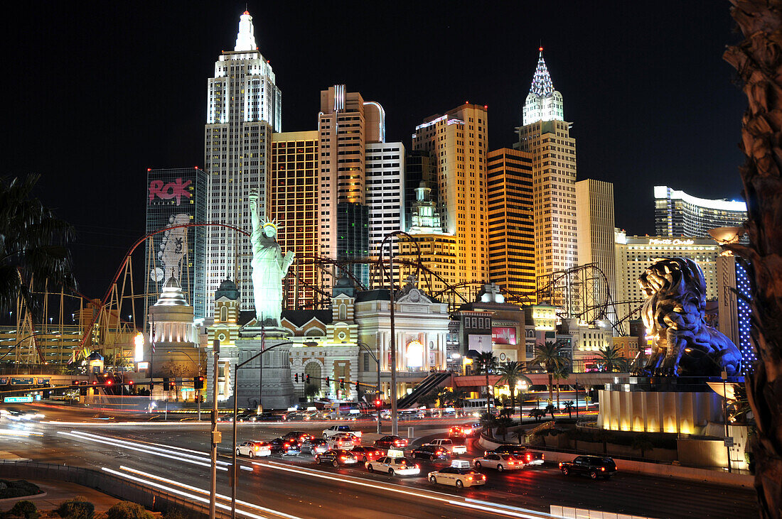 Hotel New York-New York auf dem Strip bei Nacht, Las Vegas, Nevada, USA, Amerika