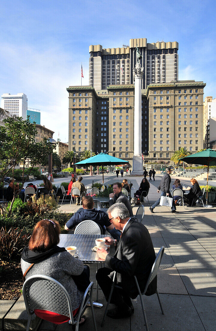 Menschen in Strassencafes am Union Square, San Francisco, Kalifornien, USA, Amerika