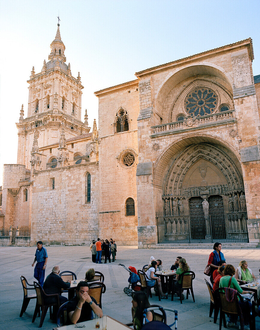 Cathedral and street cafe on Plaza San Pedro, El Burgo de Osma, Castile and León, Spain