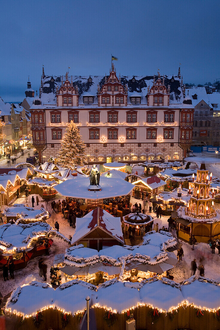 Christmas market in market square, Coburg, Franconia, Bavaria, Germany