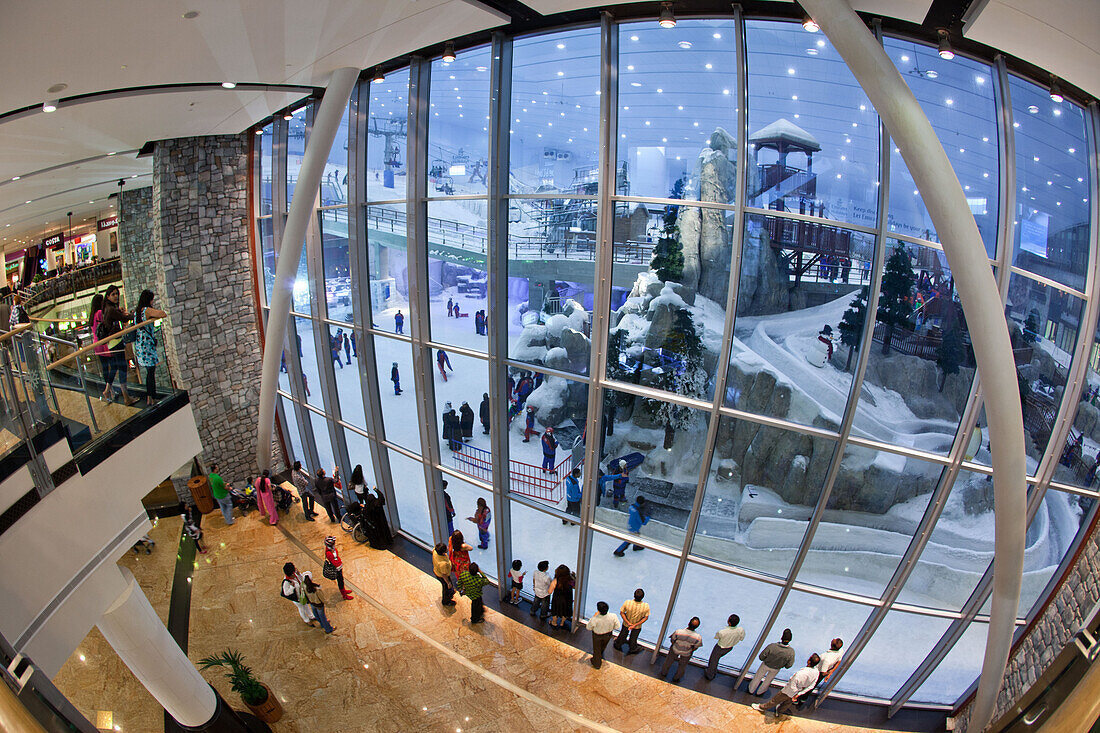 Dubai Mall of Emirates Ski dubai, Indoor skiing, United Arab Emirates, Arabian Peninsula, Middle East, Asia