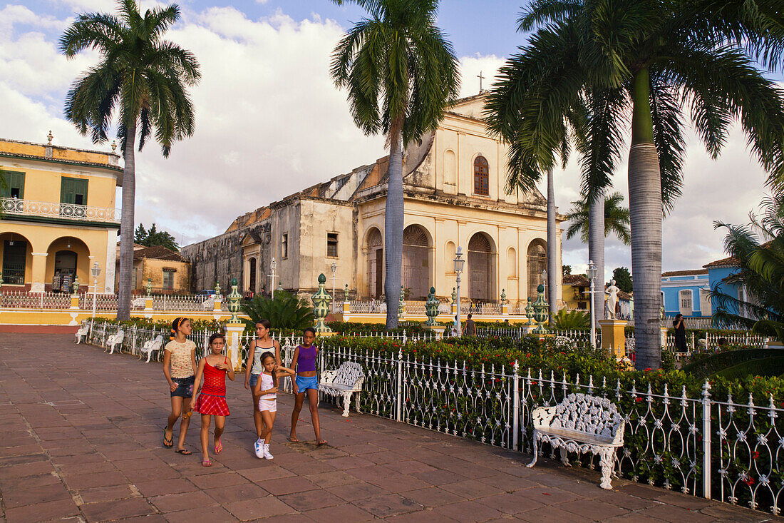 Plaza Mayor, kleiner Park, Kinder Trinidad, Kuba, Großen Antillen, Antillen, Karibik, Westindische Inseln, Mittelamerika, Nordamerika, Amerika