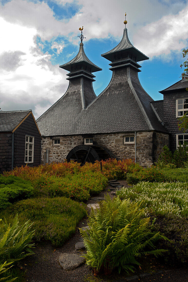 Die Strathisla Distillery in Keith, die älteste in Betrieb befindliche Brennerei der Speyside, Aberdeenshire, Schottland