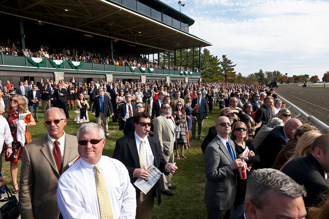 Visitors at the Keeneland Horse Race, high-society, visitors watching the race, Lexington, Kentucky, United States of America, USA